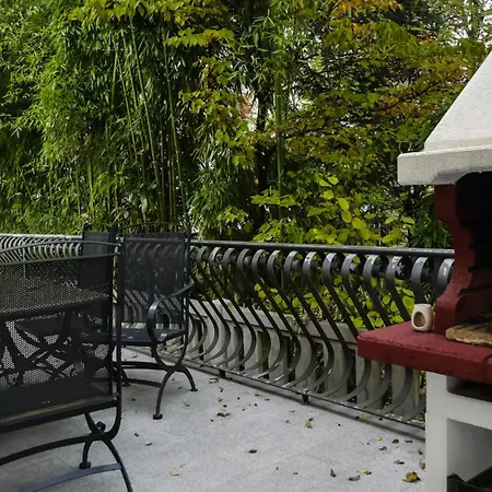 Majda Elegant With Prime Location And Parking Daire *