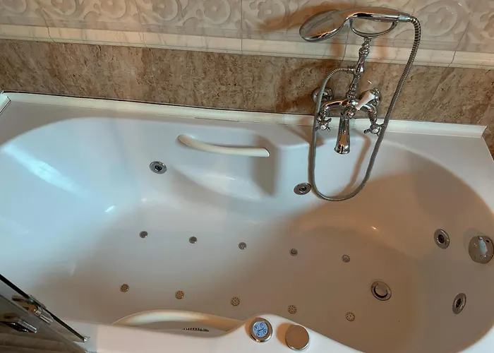 Majda Elegant With Prime Location And Parking Daire *