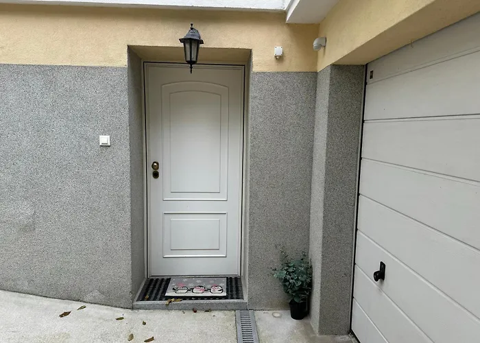 Majda Elegant With Prime Location And Parking * Ljubljana