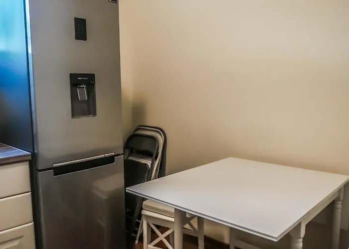 Majda Elegant With Prime Location And Parking Daire *