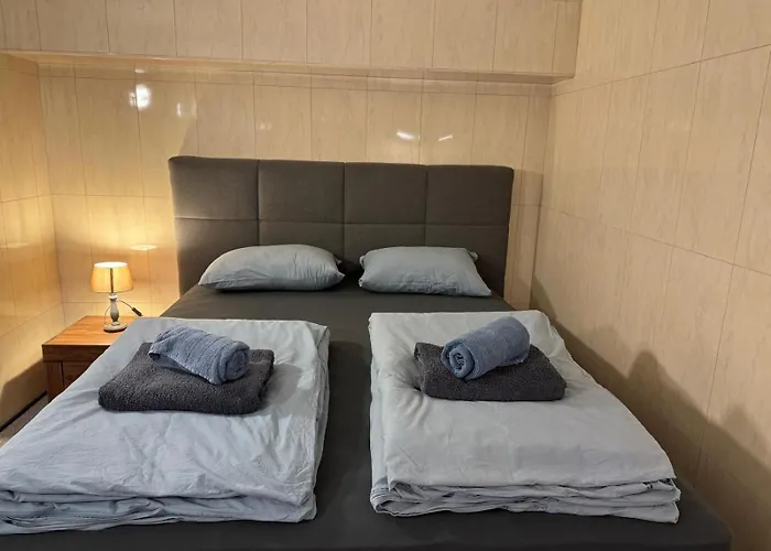 Majda Elegant With Prime Location And Parking Daire