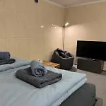 Majda Elegant With Prime Location And Parking Apartman
