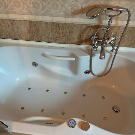 Majda Elegant With Prime Location And Parking Apartman *