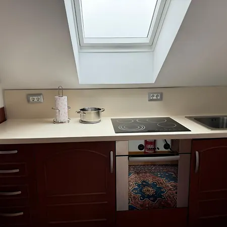 Majda Elegant With Prime Location And Parking *