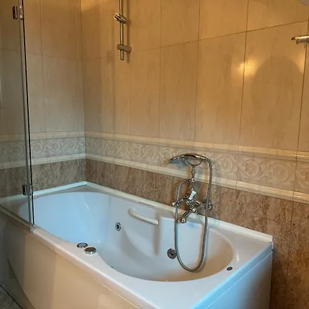 Majda Elegant With Prime Location And Parking * Ljubljana