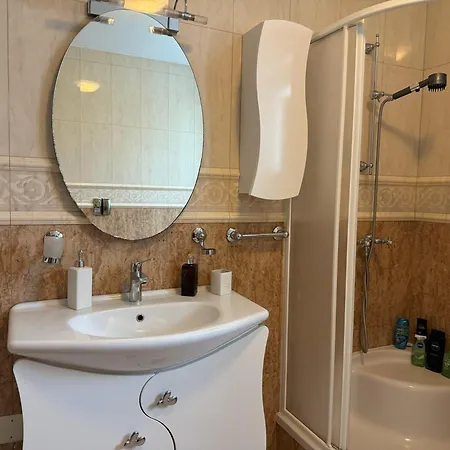 Appartement Majda Elegant With Prime Location And Parking