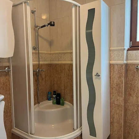 Majda Elegant With Prime Location And Parking Apartman *