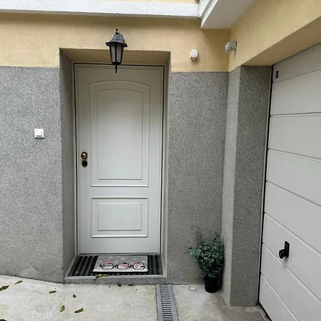 Majda Elegant With Prime Location And Parking * Lublaň