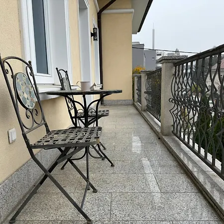 Apartman Majda Elegant With Prime Location And Parking