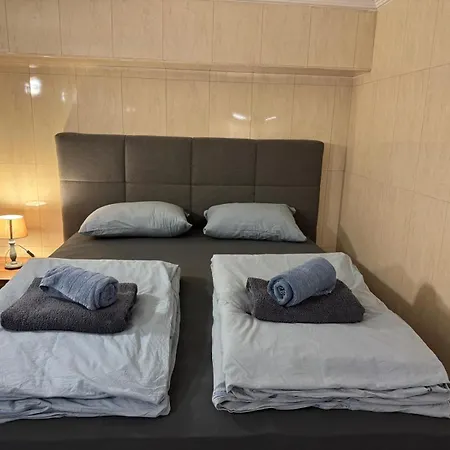 Majda Elegant With Prime Location And Parking Apartman