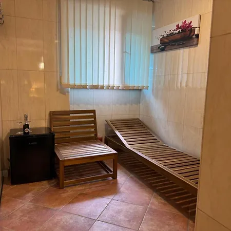Apartmán Majda Elegant With Prime Location And Parking Lublaň