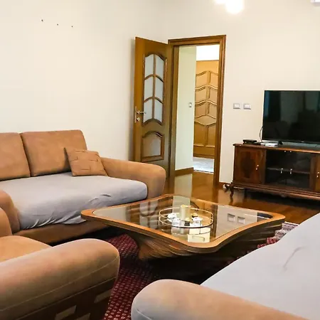 Majda Elegant With Prime Location And Parking Apartment Laibach