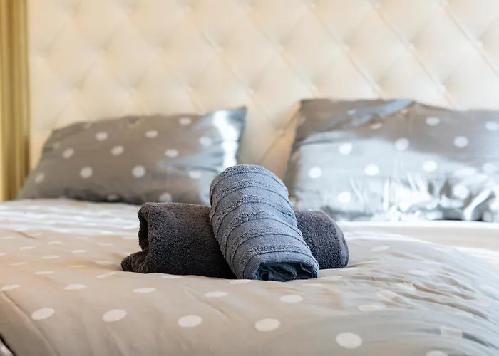 Majda Elegant With Prime Location And Parking דירה *